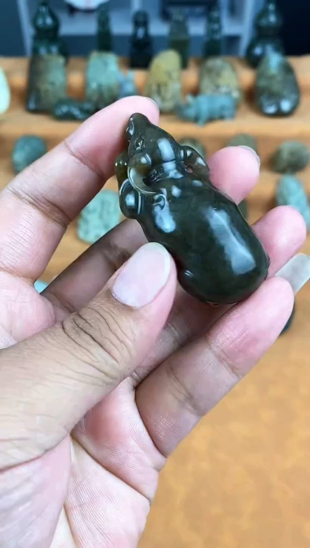 颈饰未镶嵌和田玉1