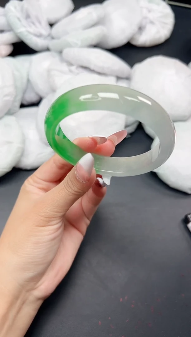 精品手镯，一物一拍E-074