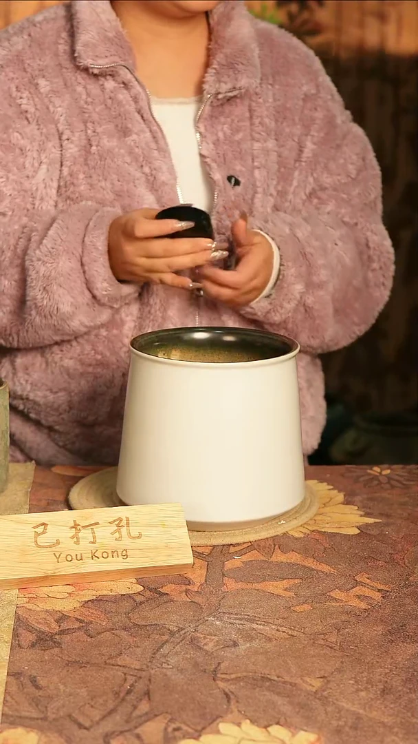 陶瓷21-146高16口15误差2已打孔瑕疵