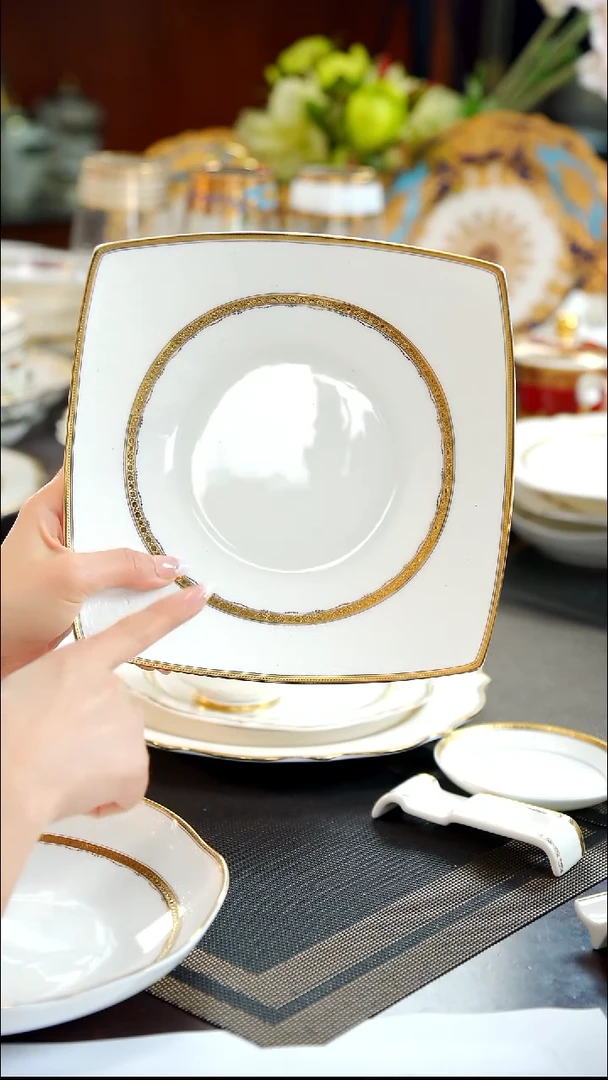 瓷片方深盘  1个