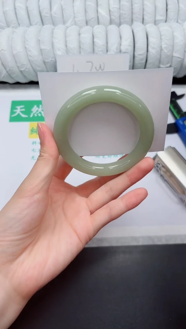 未镶嵌手镯石英质玉102-53.6DY
