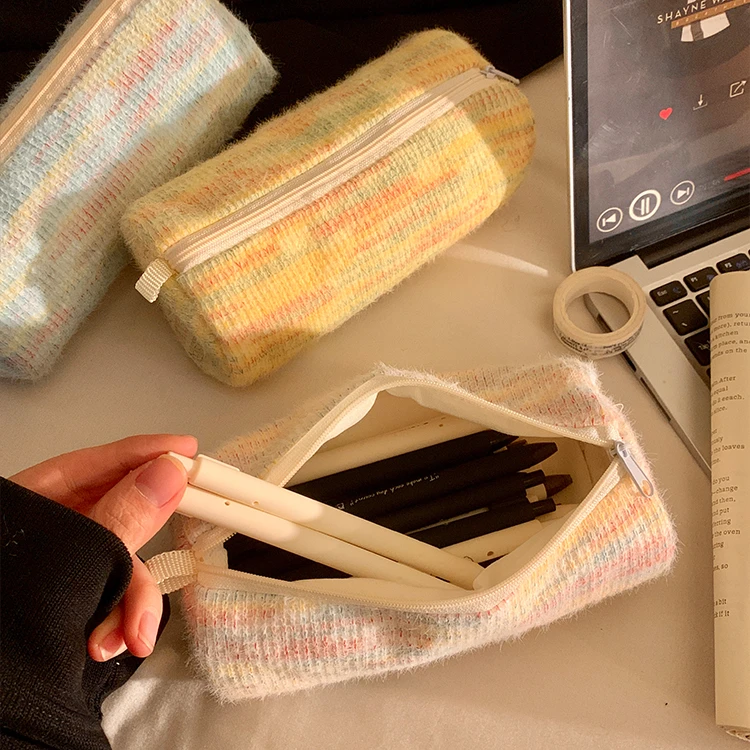 小清新圆筒毛绒针织笔袋小学初高中女生文具铅笔盒化妆品收纳包