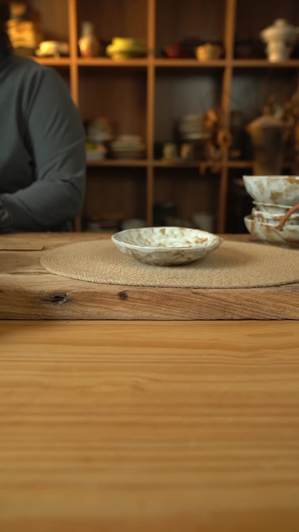 粉影系列的 6英寸手捏小碟子1个