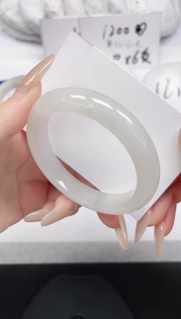 未镶嵌手镯石英岩玉23-54.7圈