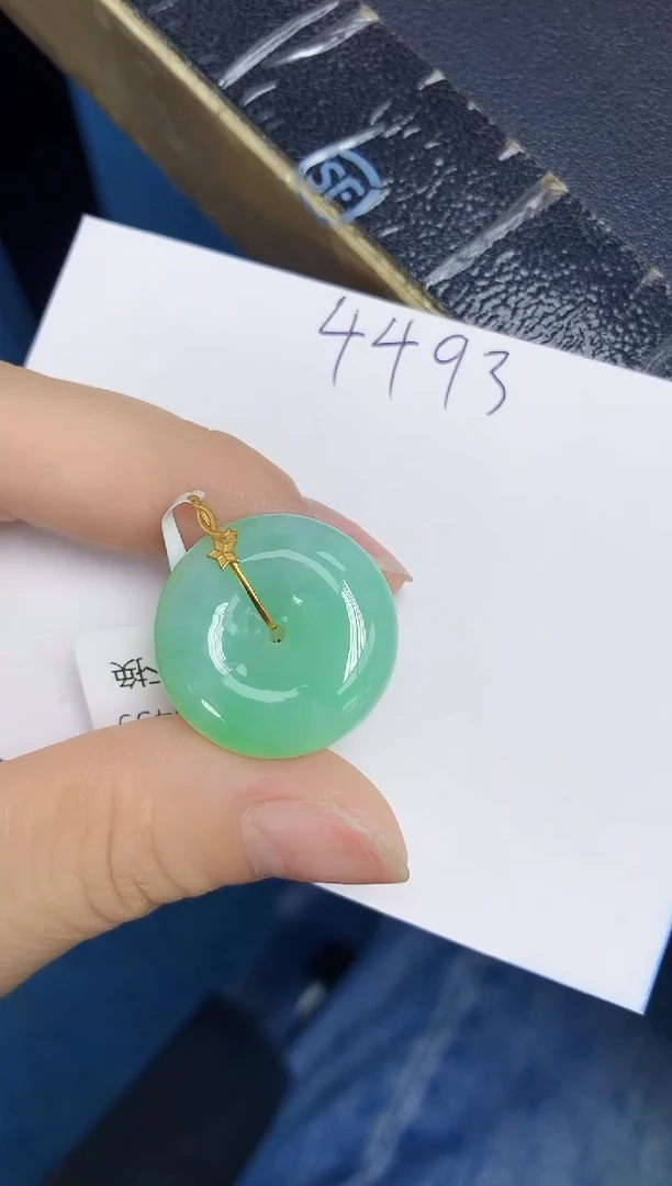 翡翠未镶嵌颈饰天然缅甸翡翠A货