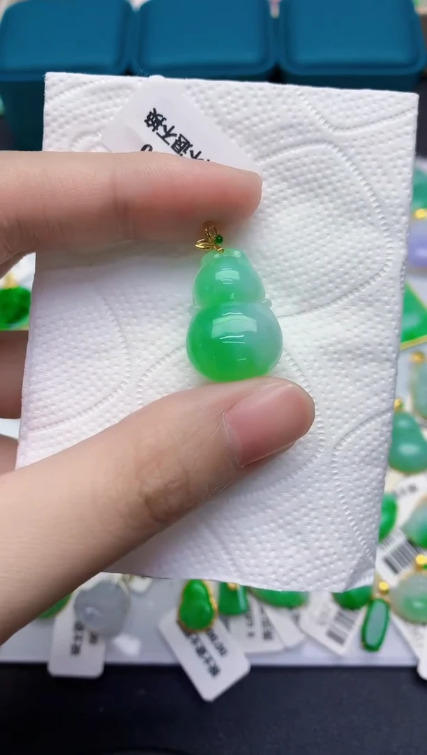 颈饰18K金镶嵌翡翠天然翡翠缅甸A货