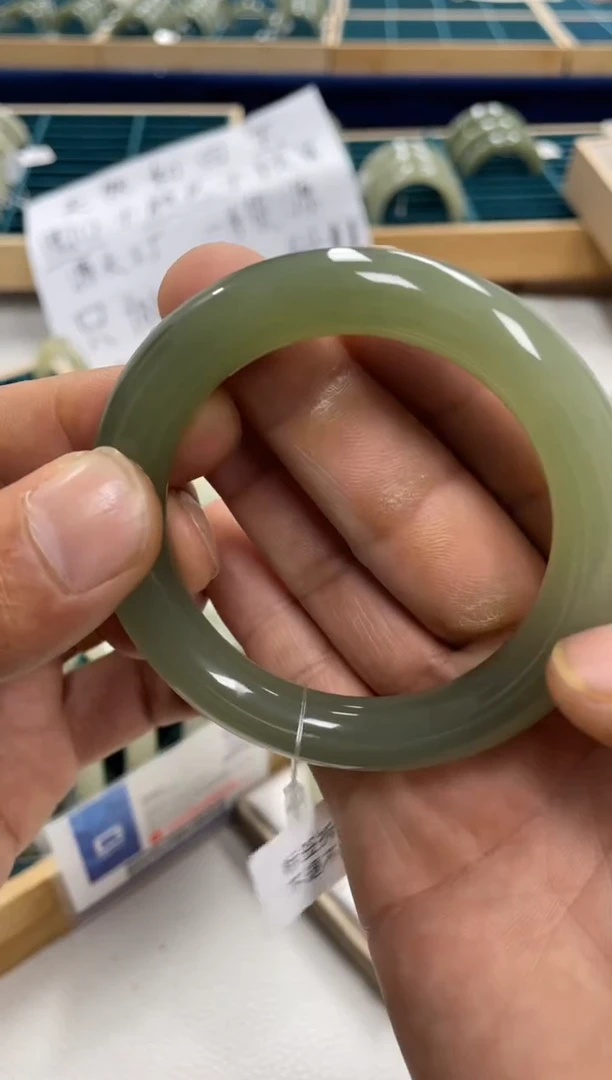 未镶嵌手镯和田玉涵*和田玉手镯200088