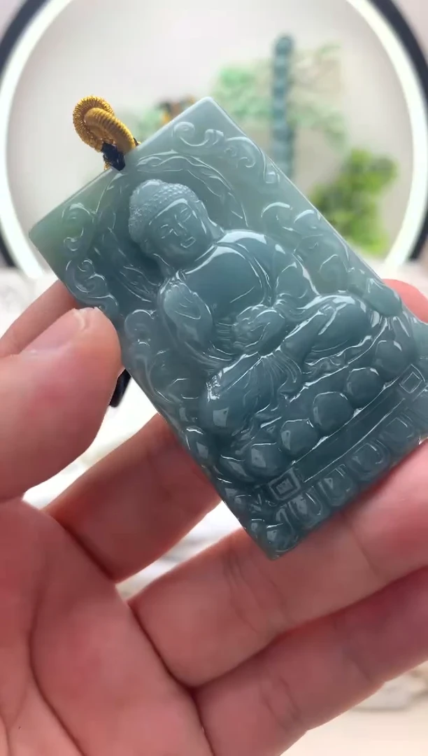 翡翠未镶嵌颈饰阿弥陀佛