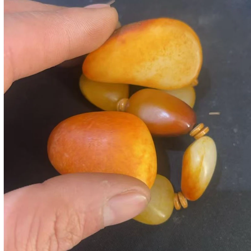 新疆和田籽石挂件一颗颜色随机