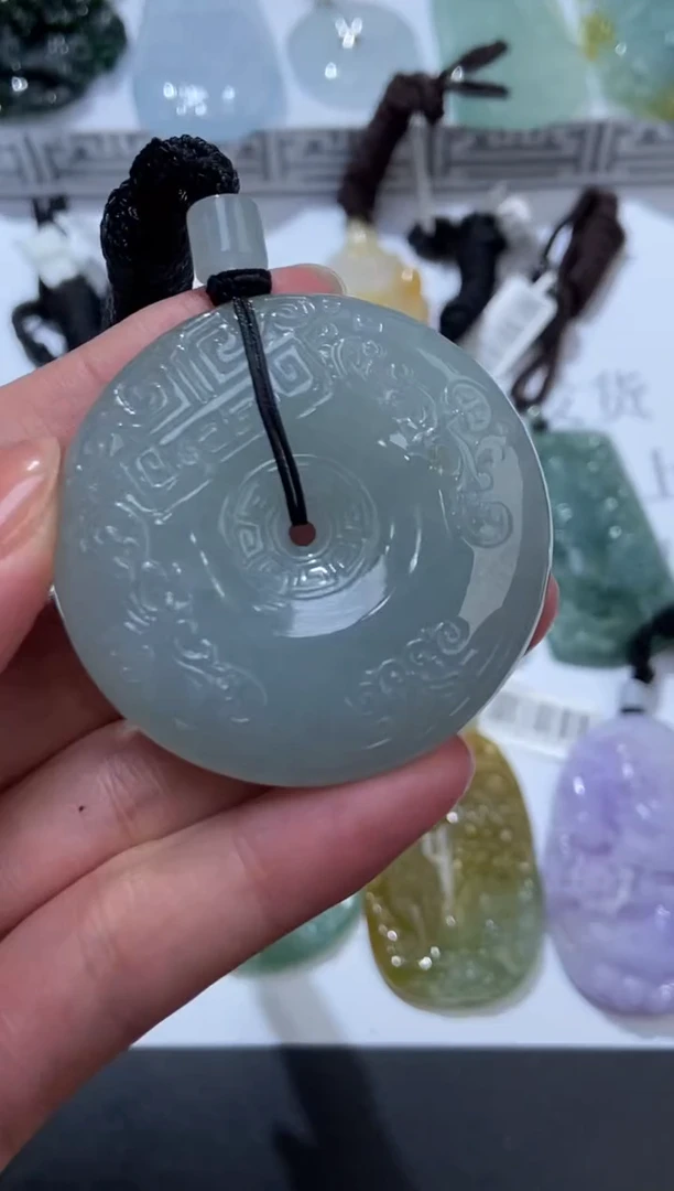 未镶嵌挂件翡翠372467  多人