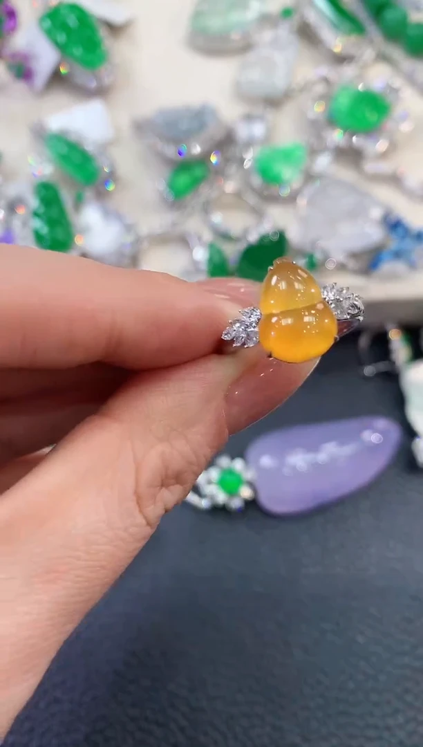 【闪购商品】翡翠戒指18K金镶嵌b164