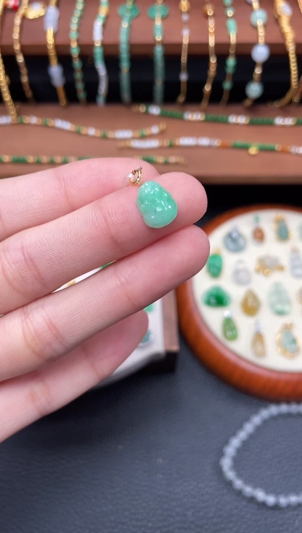 【闪购商品】翡翠吊坠(不含链)18K金镶嵌一个  JK640