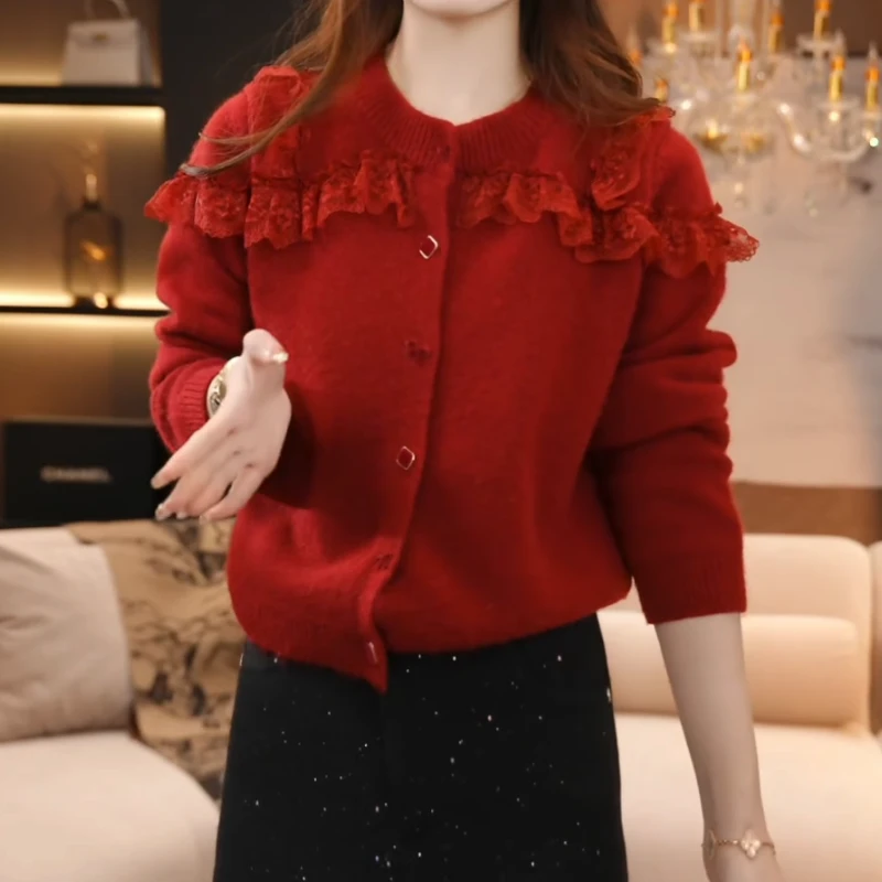 冬季新款气质小众设计感拼接蕾丝圆领百搭显瘦针织上衣LK2501132