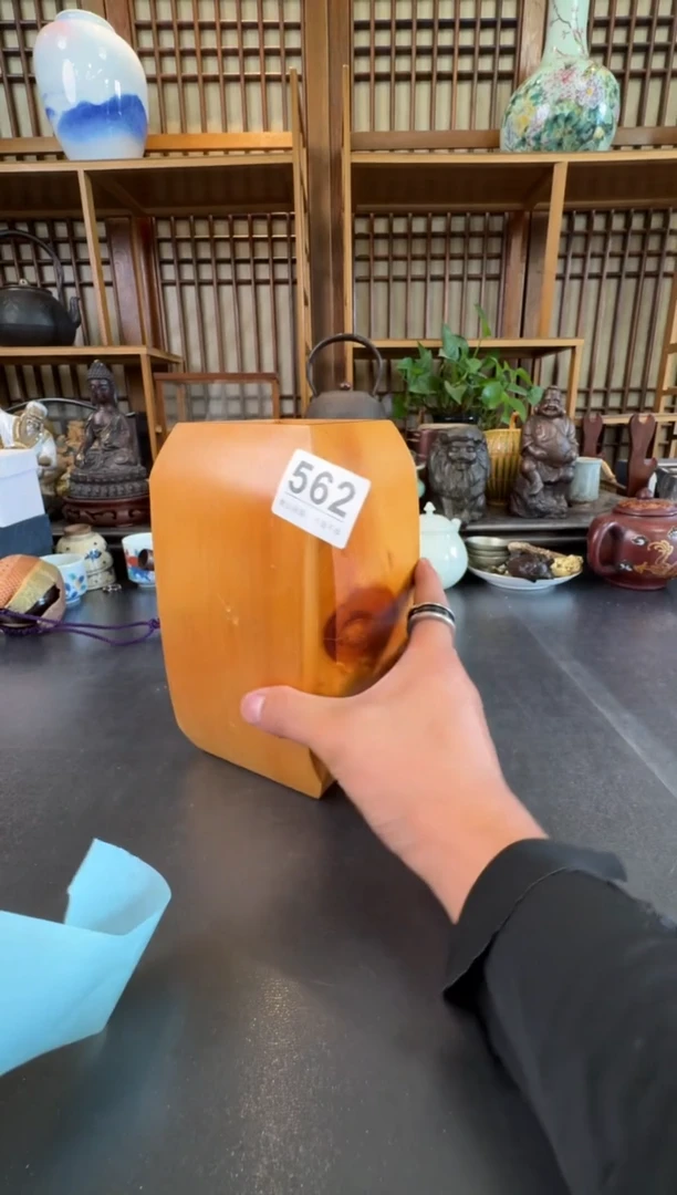 摆件华*  注意：回流商品，默认有瑕，不退不换。