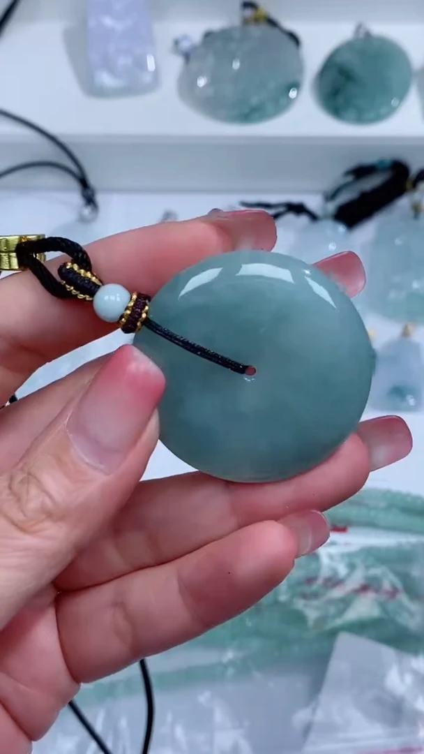 翡翠未镶嵌颈饰吊坠