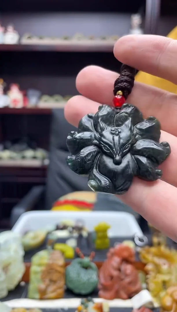 未镶嵌岫玉吊坠·