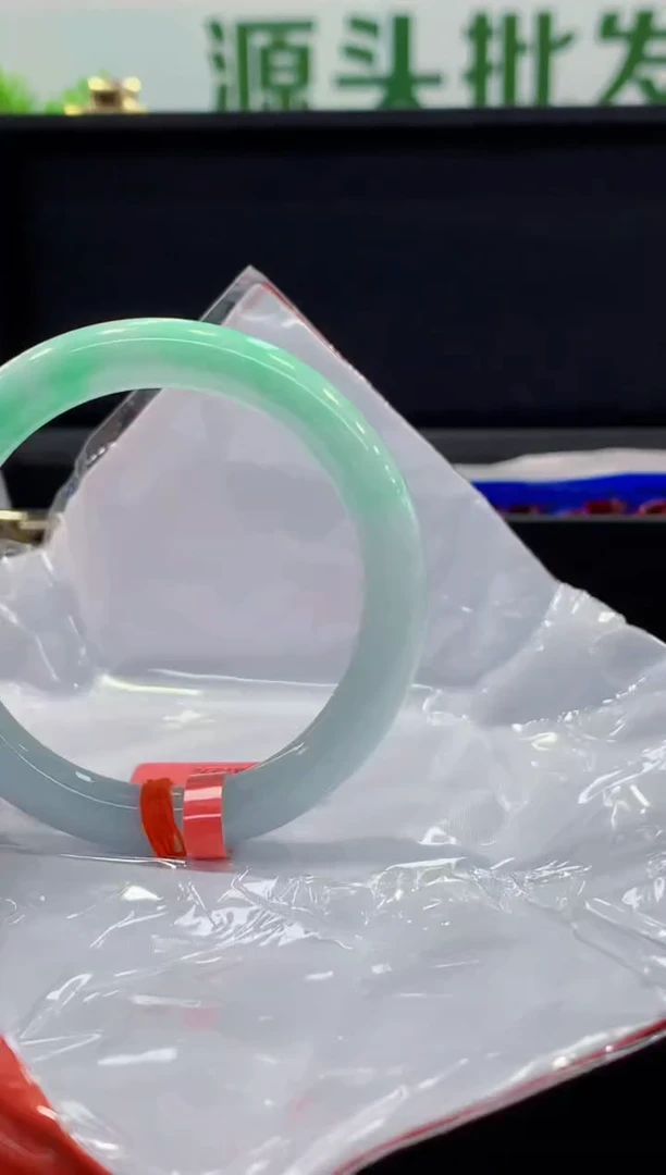 未镶嵌手镯翡翠翡翠手镯