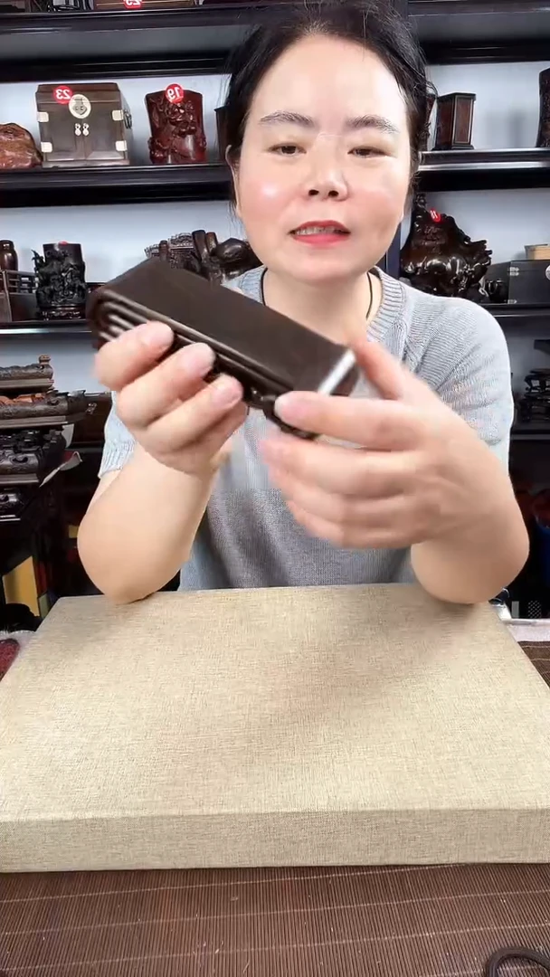 木一连老李红木工艺品