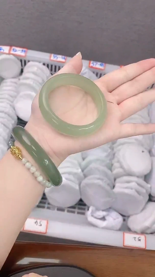 未镶嵌手镯石英质玉14-50