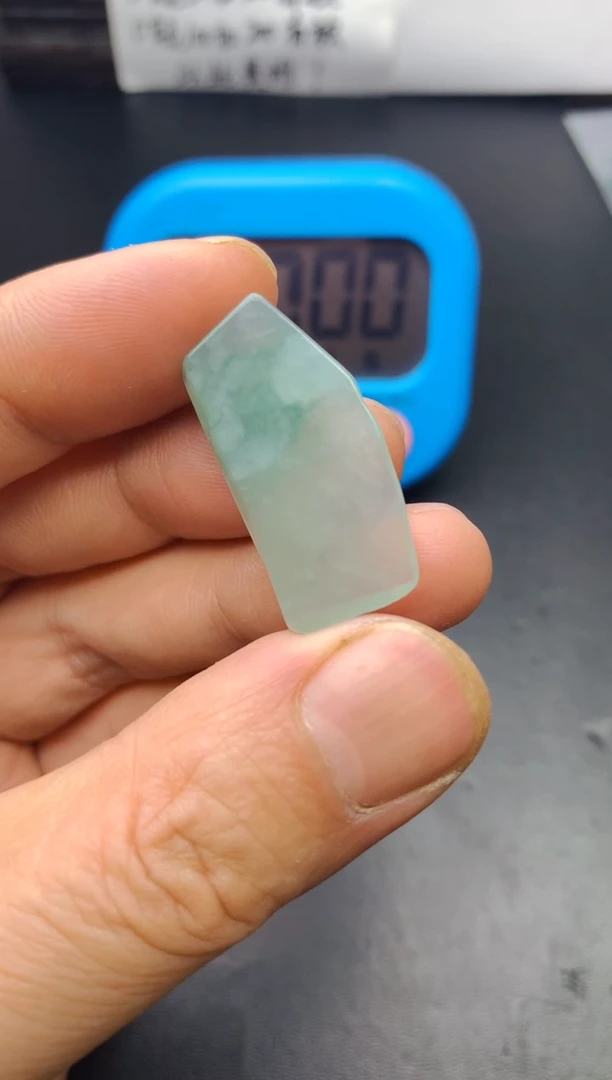 颈饰未镶嵌翡翠羿**雕料子