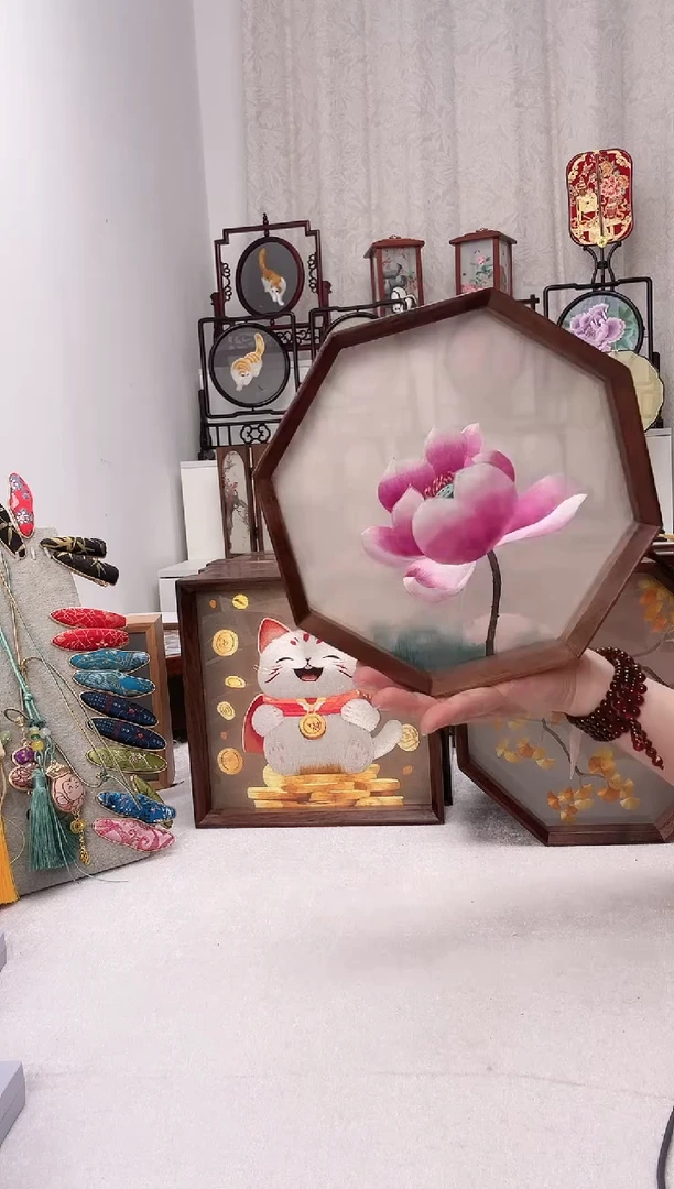 扇子苏绣作品手工摆台