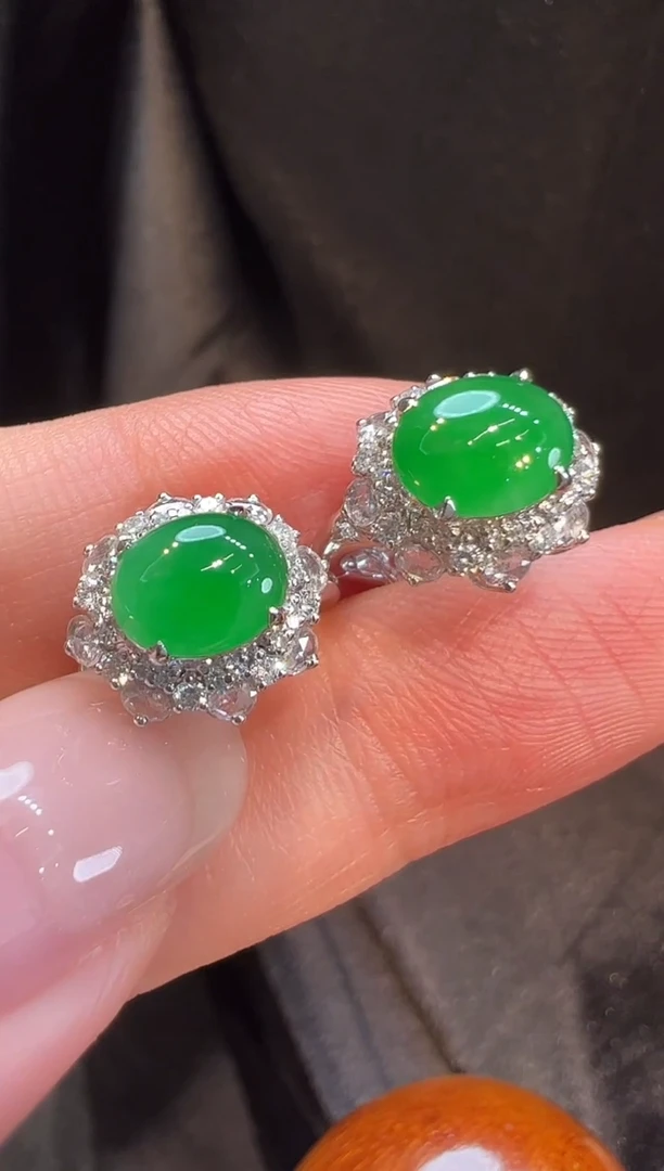 18K金镶嵌翡翠耳饰L6耳包