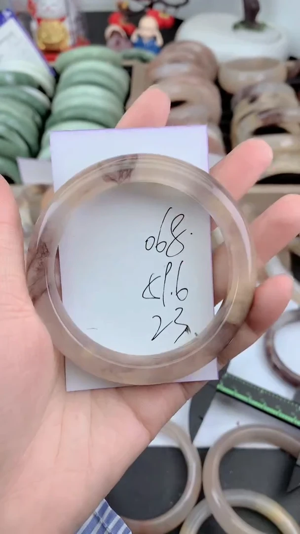 未镶嵌手镯石英质玉068