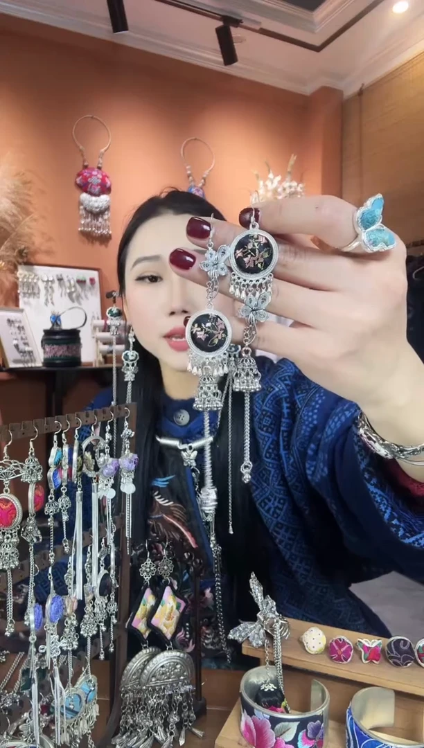 【闪购商品】刺绣纯手工民族风耳环