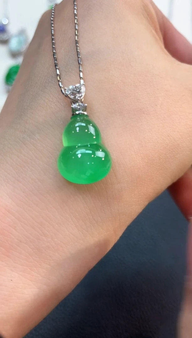 翡翠18K金镶嵌吊坠(不含链)L***av82