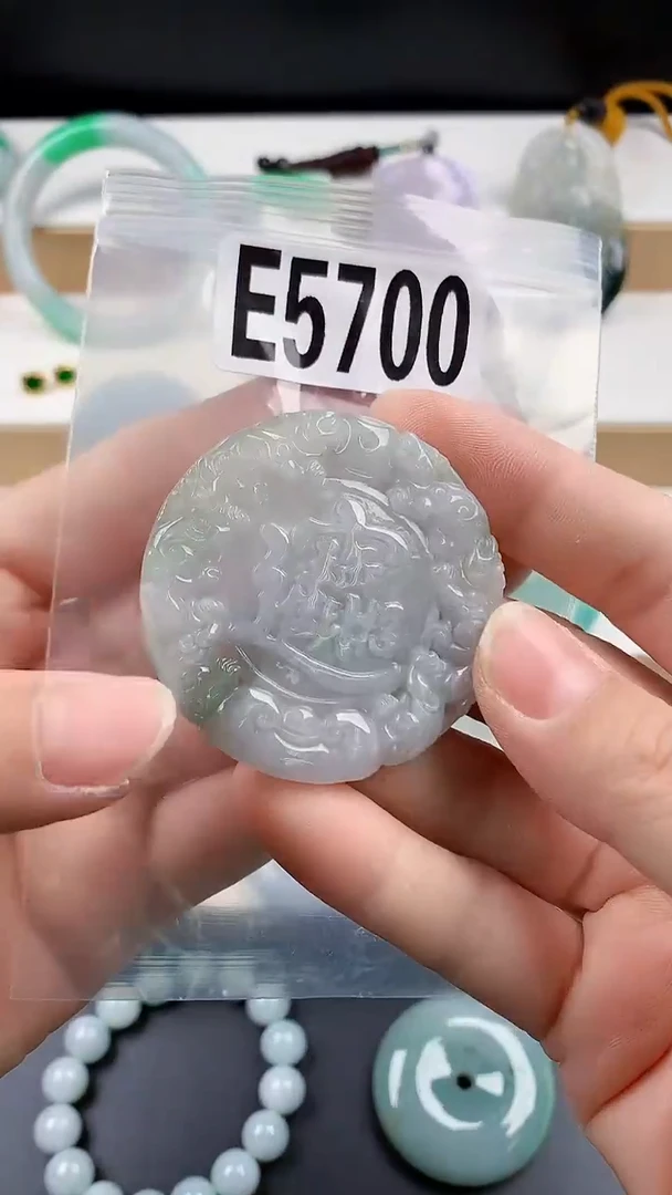 颈饰未镶嵌翡翠天然翡翠吊坠挂件