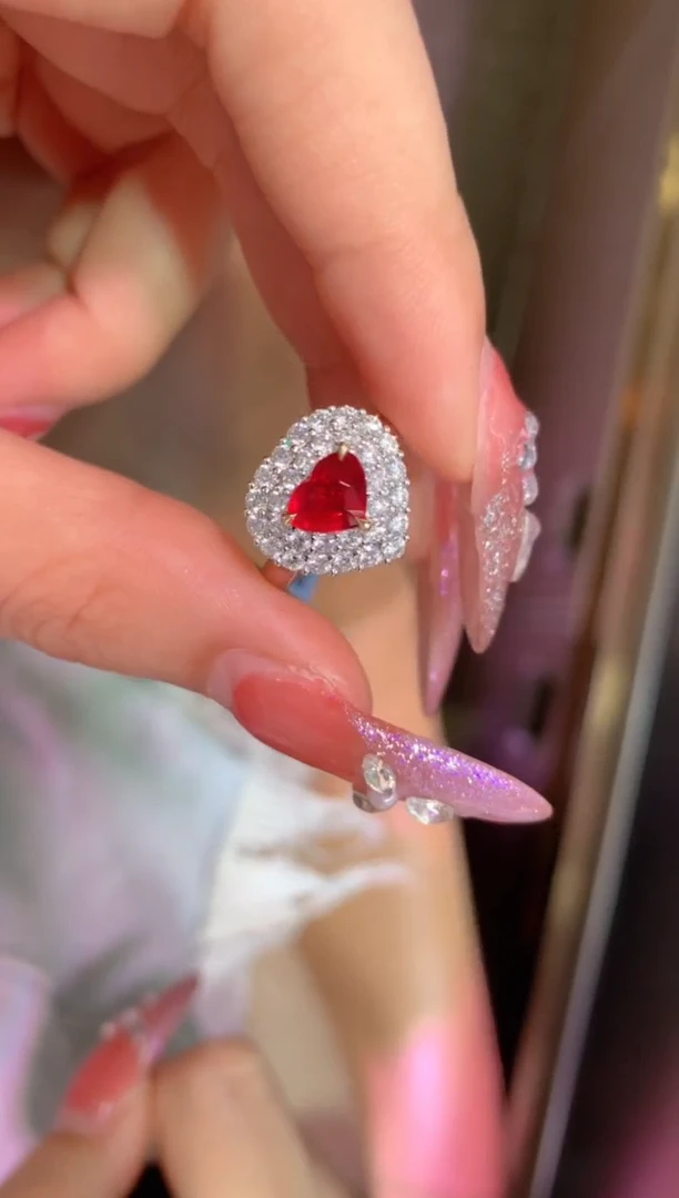 18K金镶嵌戒指红宝石1.03CT