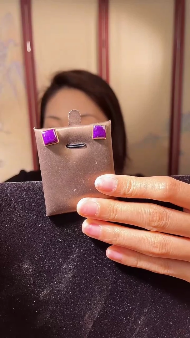 【闪购商品】苏纪石（舒俱来）耳钉18K金镶嵌