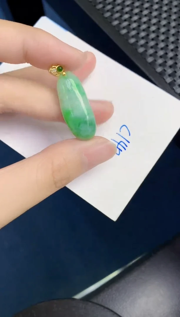 翡翠未镶嵌颈饰天然翡翠緬甸A貨