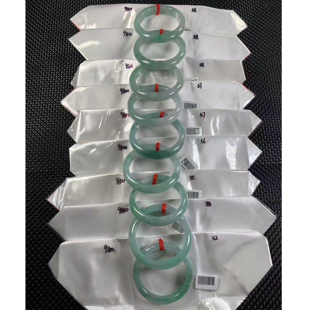 天然缅甸翡翠A货1手镯多样性发货，发一件