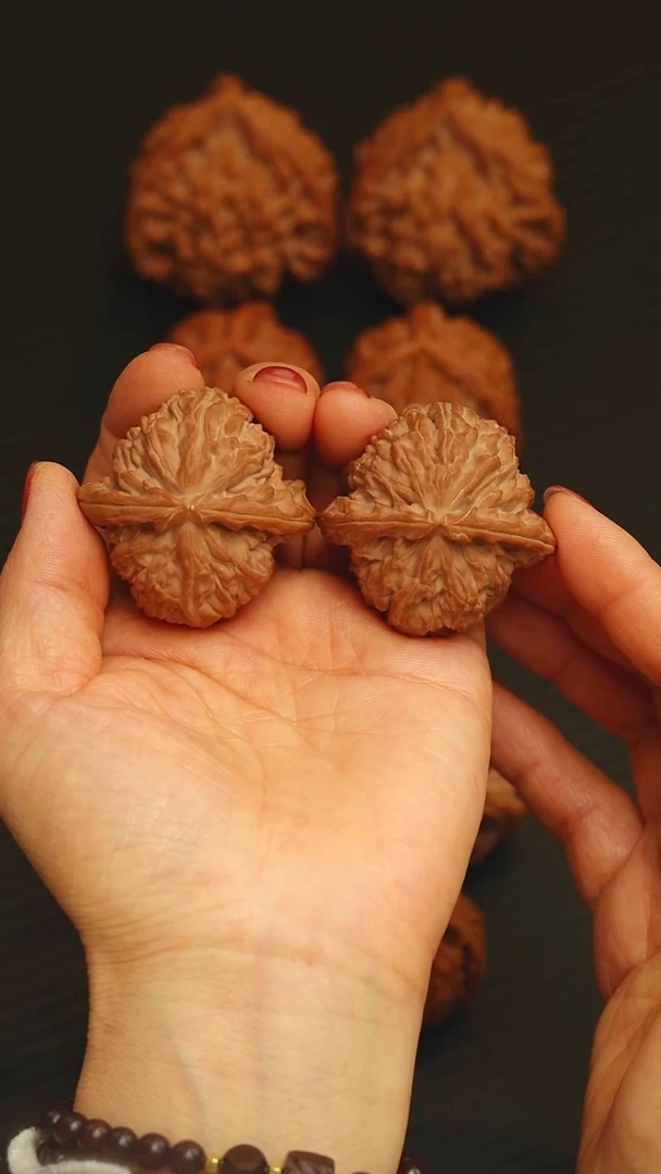 吊坠文玩核桃三角白43+