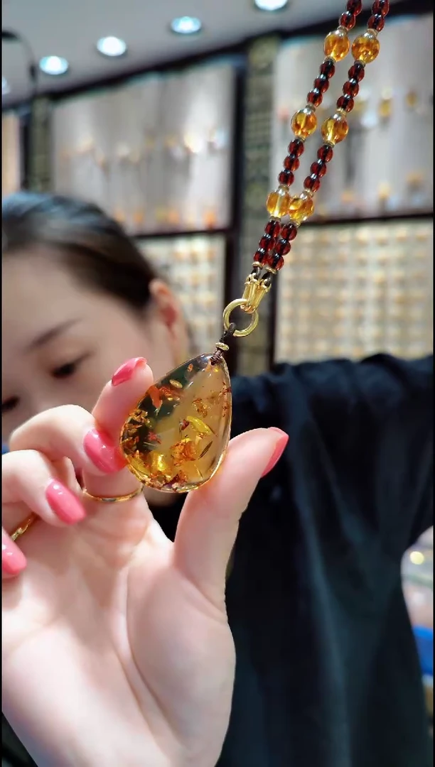 琥珀未镶嵌珠宝奇石﹣F654琥珀吊坠