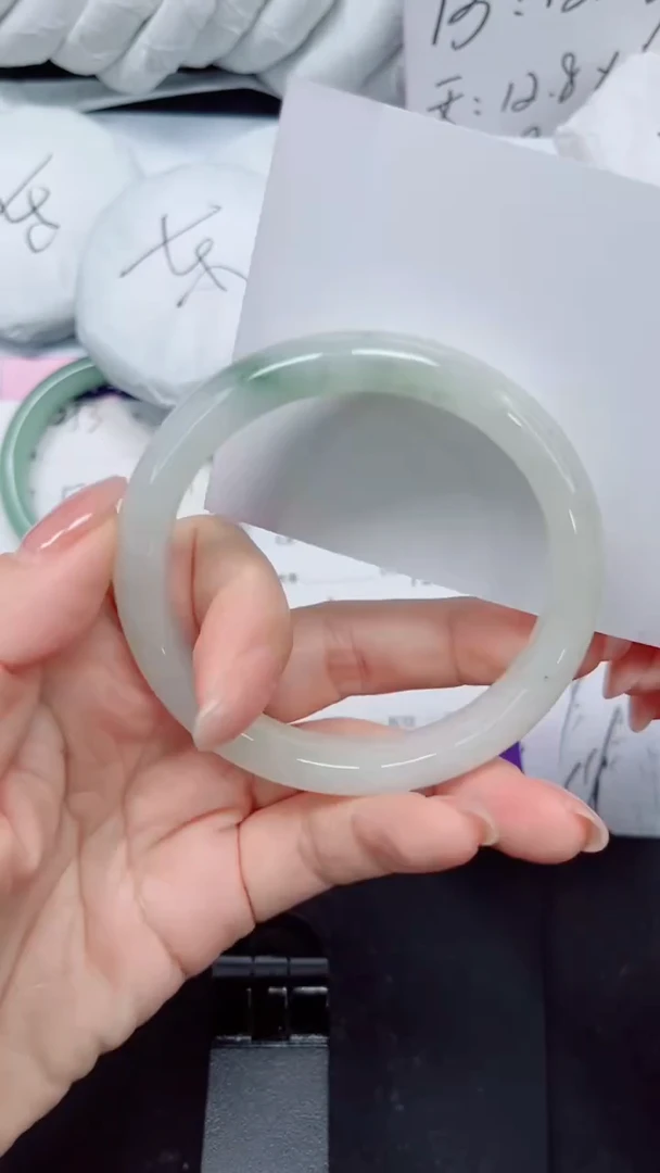 未镶嵌手镯石英质玉254-62