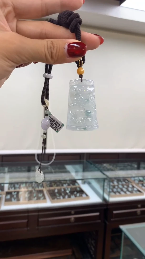 颈饰未镶嵌翡翠牌子