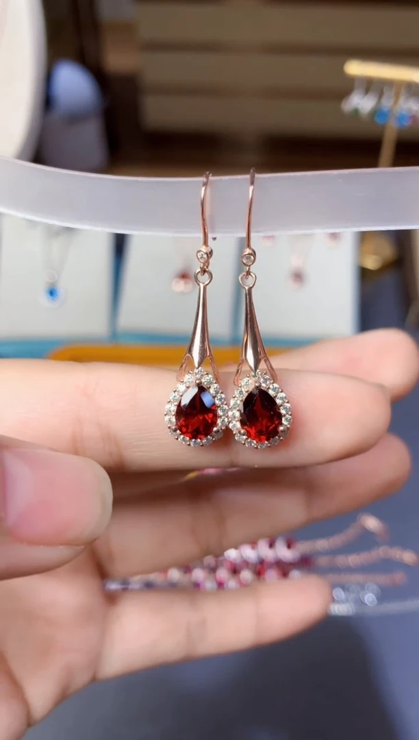 银S925镶嵌耳钩石榴石天然
