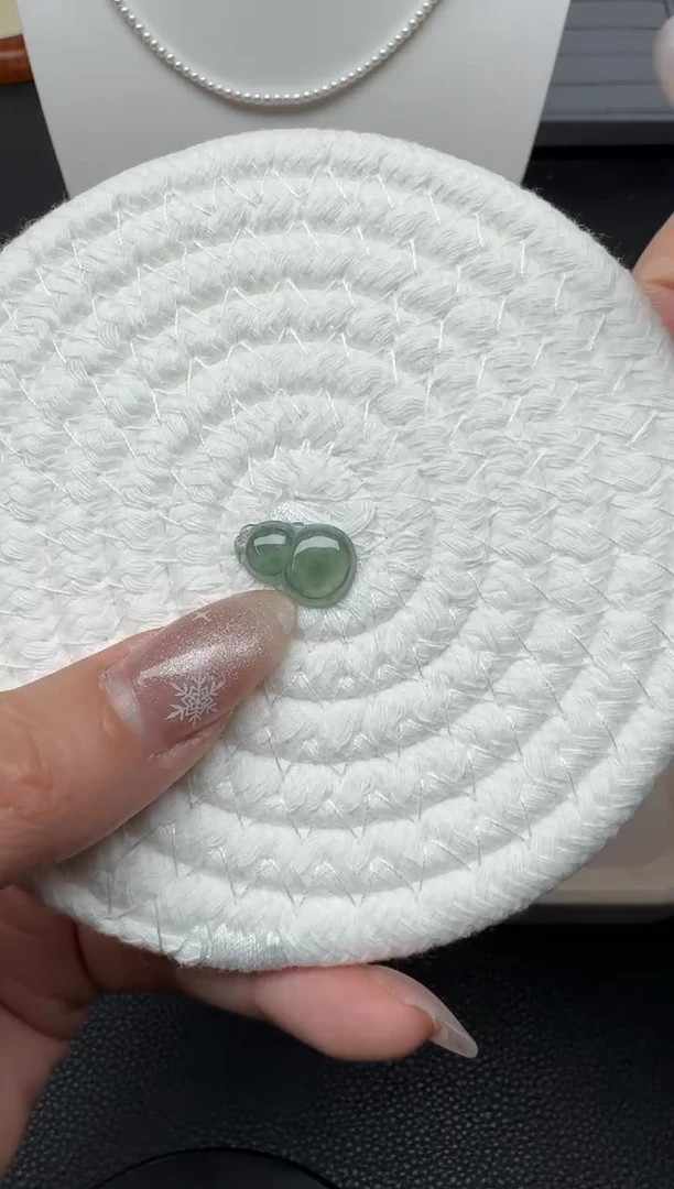 颈饰未镶嵌翡翠（11号链接）纯天然A货缅甸翡翠葫芦裸石