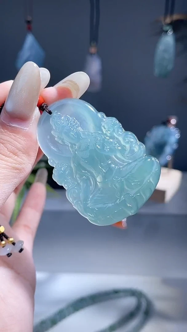 颈饰未镶嵌翡翠度母