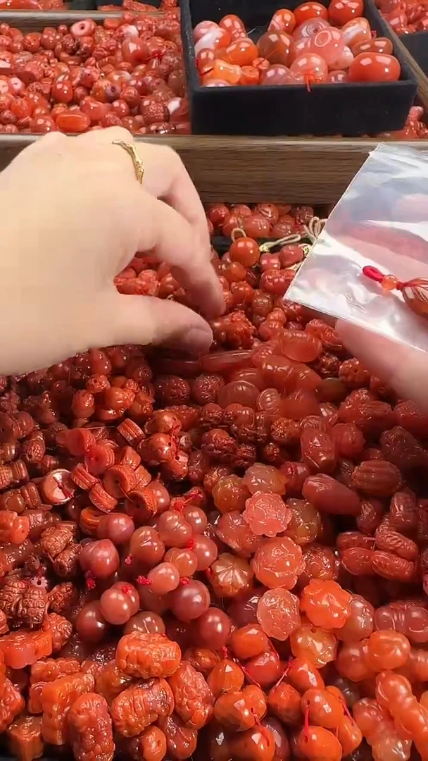 颈饰未镶嵌南红玛瑙1