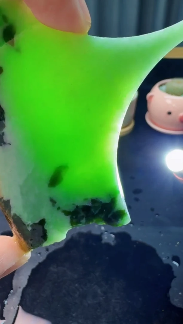 翡翠未镶嵌颈饰081天然缅甸A货翡翠