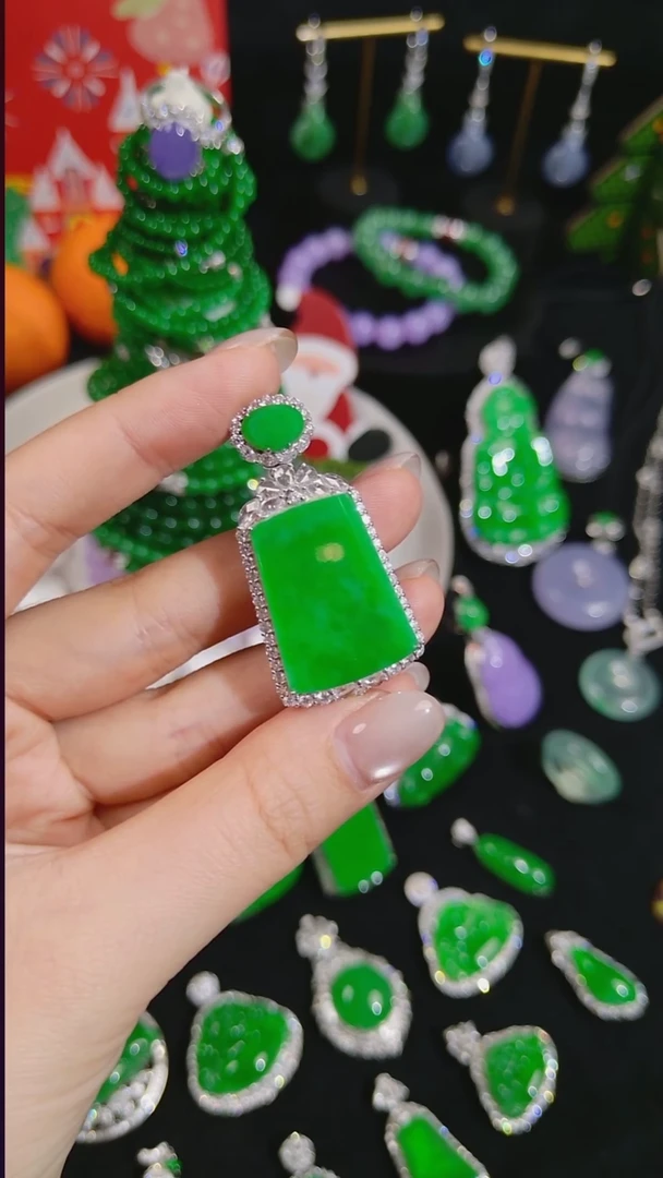 吊坠(不含链)18K金镶嵌翡翠无事牌