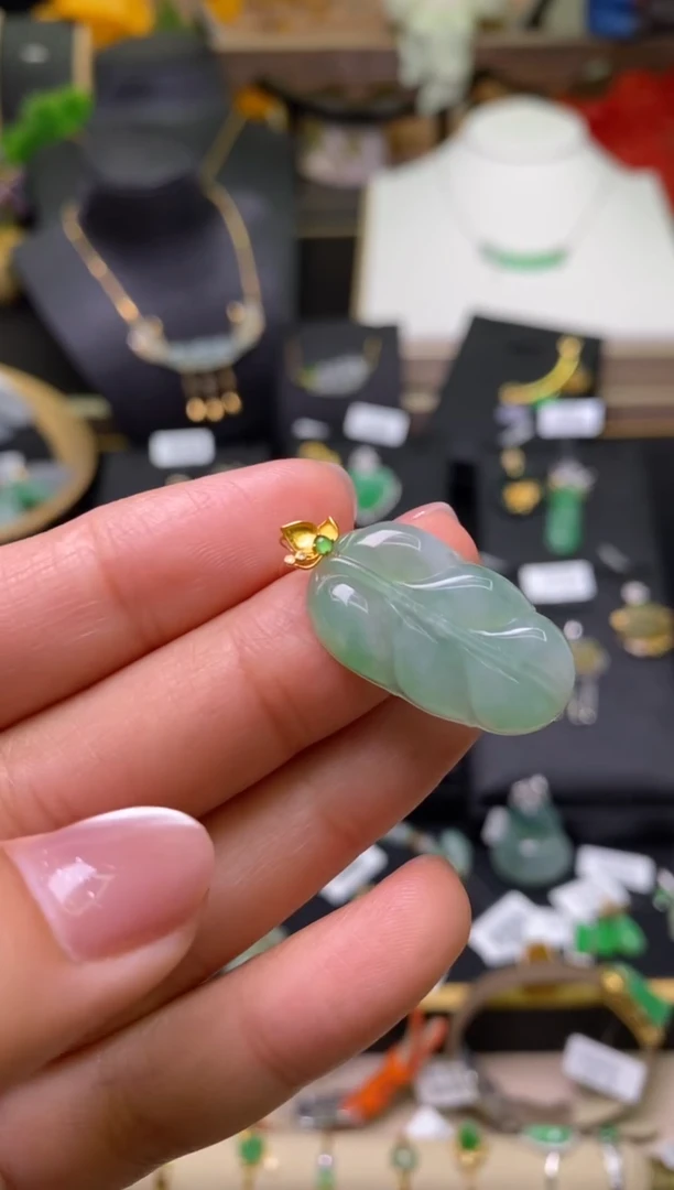 【闪购商品】翡翠颈饰18K金镶嵌净货17988