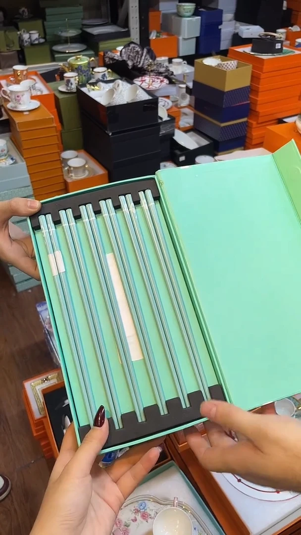 杯鸿辉家品牌瓷器，京东包邮！