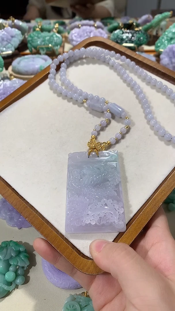 颈饰未镶嵌翡翠吊坠