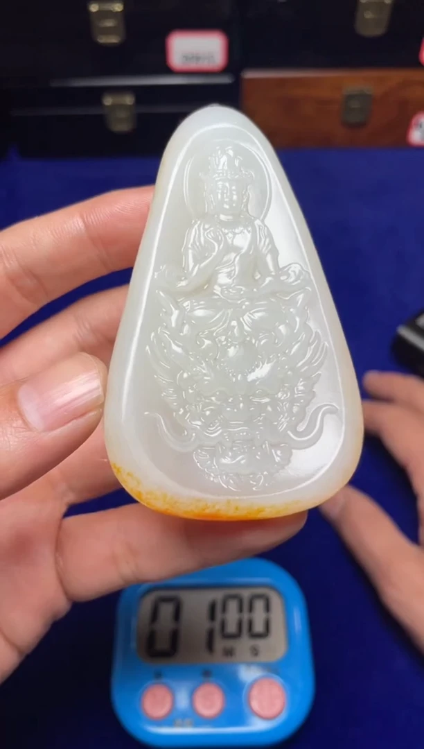 未镶嵌和田玉把件机****傅和田玉