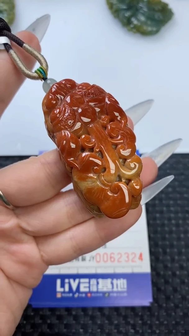 【闪购商品】翡翠颈饰未镶嵌1111111111111111