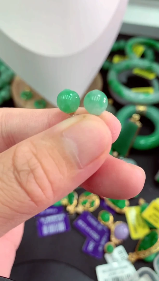 翡翠18K金镶嵌颈饰挂件